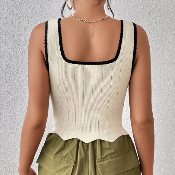 Cream & black Contrast Binding Scallop Trim Crop Knit Top - Picture 3 of 5